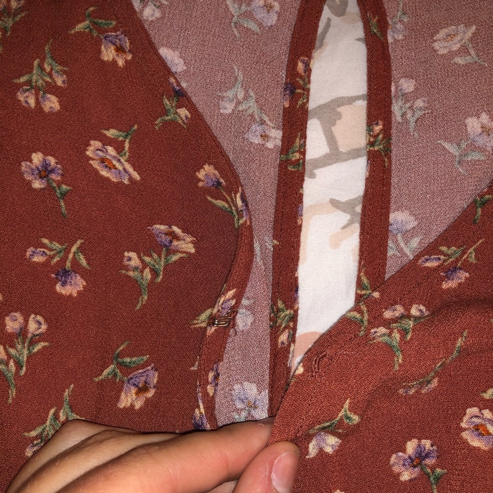 American Eagle Floral Romper - Picture 6 of 9